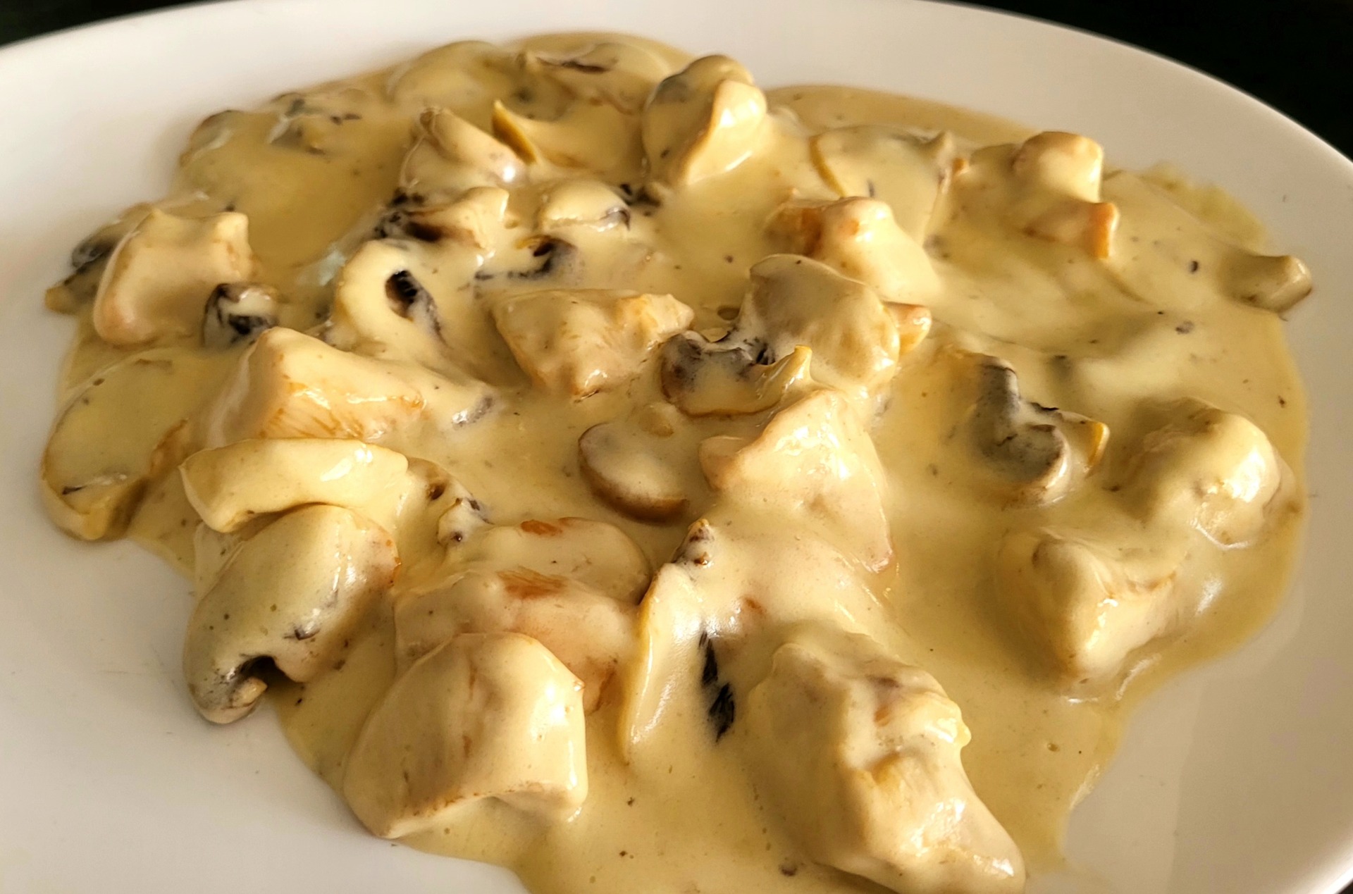 Pui cu ciuperci si smantana